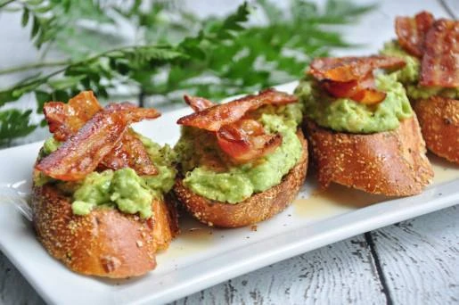 Irresistible Maple Bacon Avocado Toast Recipe: A Flavorful and Nutritious Delight